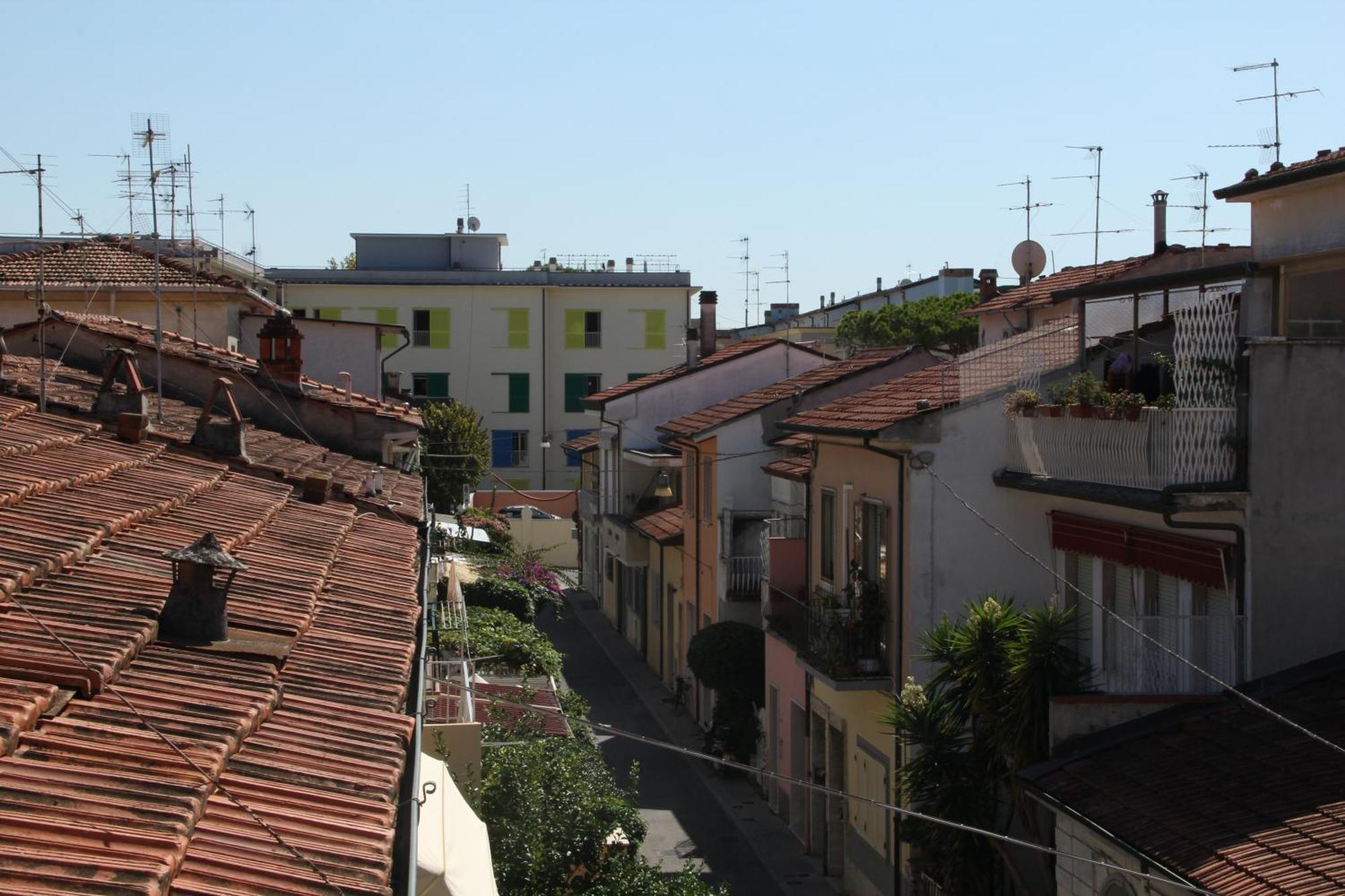 Hotel Sauro Viareggio Bagian luar foto