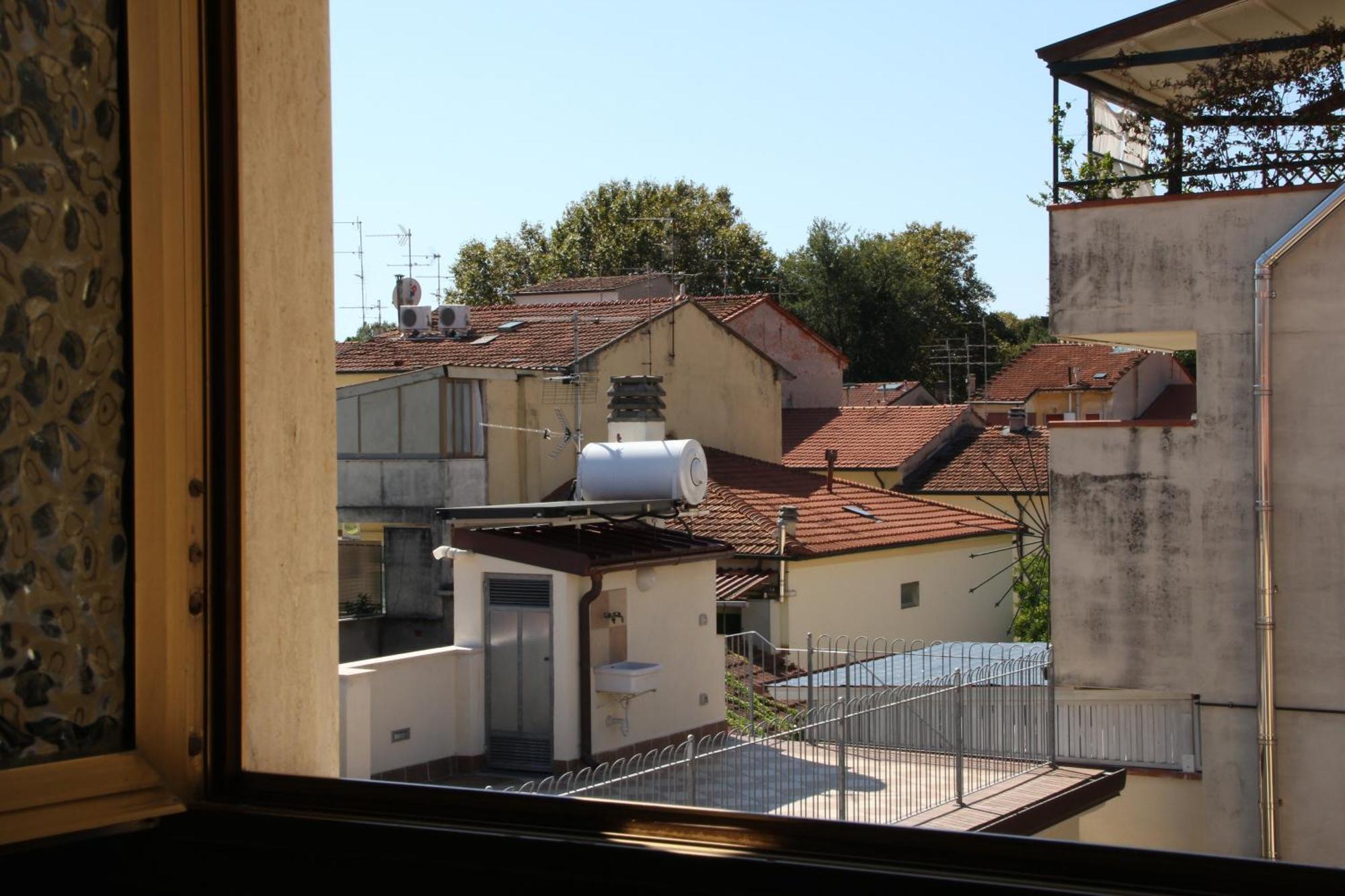 Hotel Sauro Viareggio Bagian luar foto