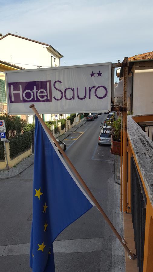 Hotel Sauro Viareggio Bagian luar foto
