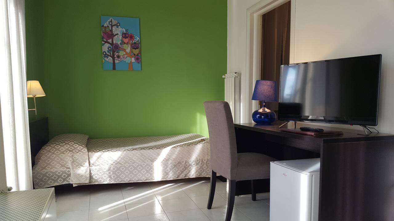 Hotel Sauro Viareggio Bagian luar foto