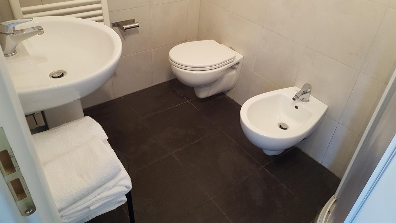 Hotel Sauro Viareggio Bagian luar foto