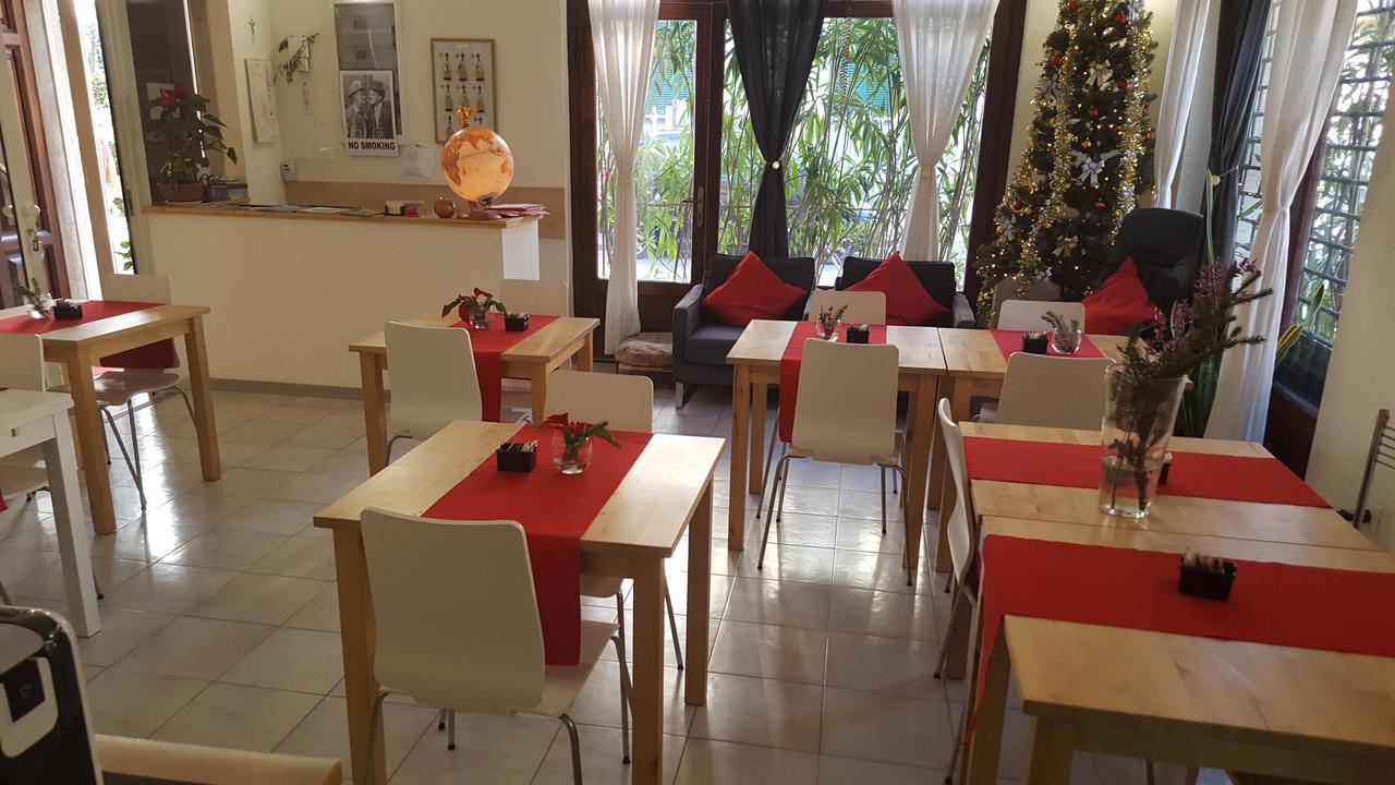 Hotel Sauro Viareggio Bagian luar foto