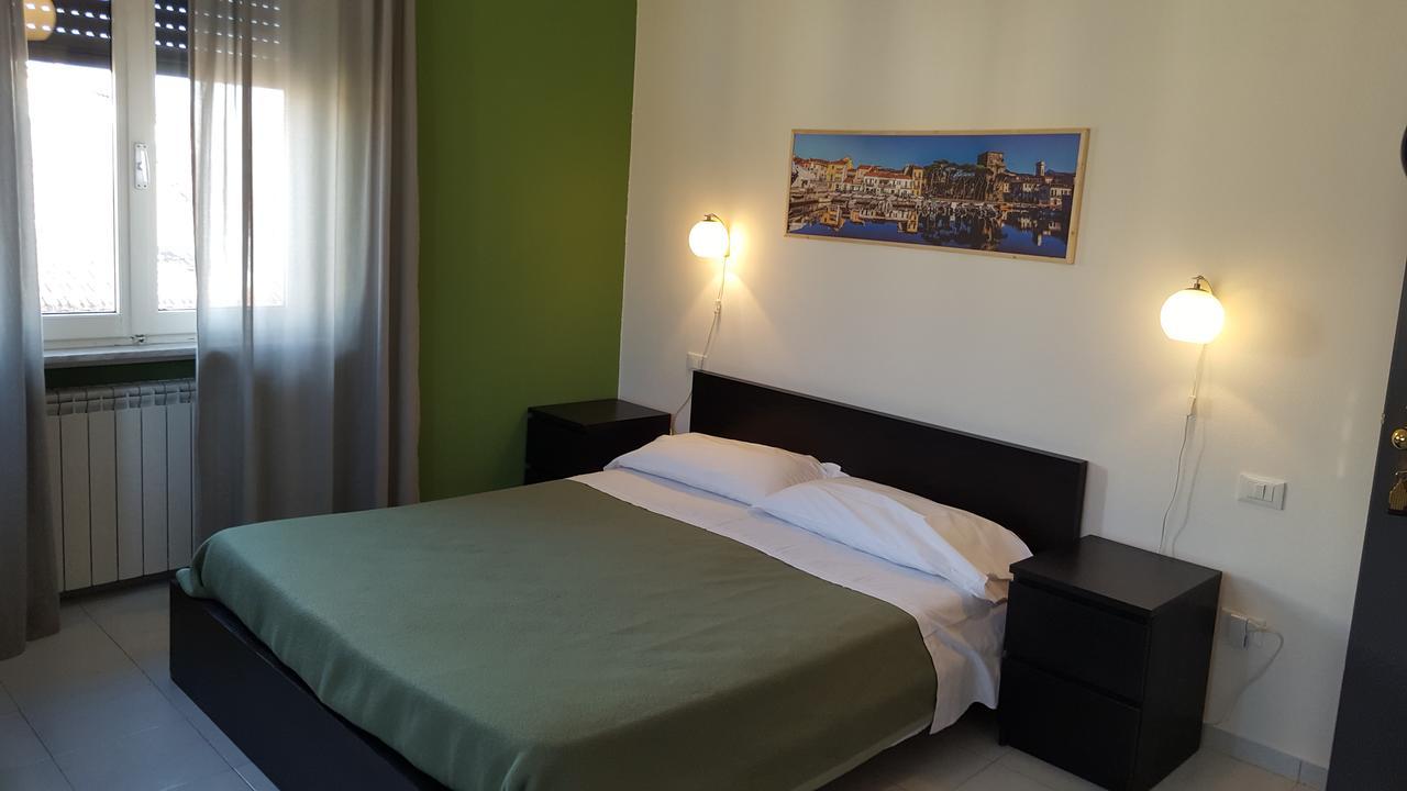 Hotel Sauro Viareggio Bagian luar foto